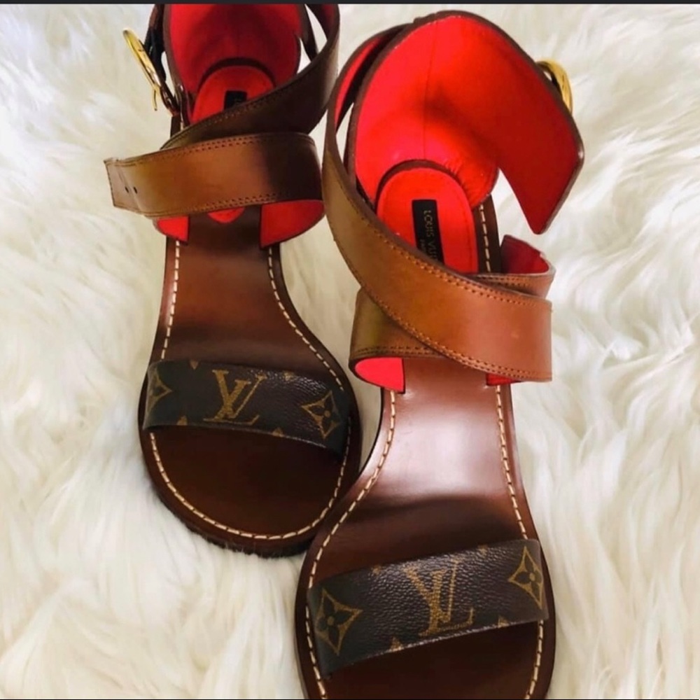 Beautiful Louis Vuitton shoes.
